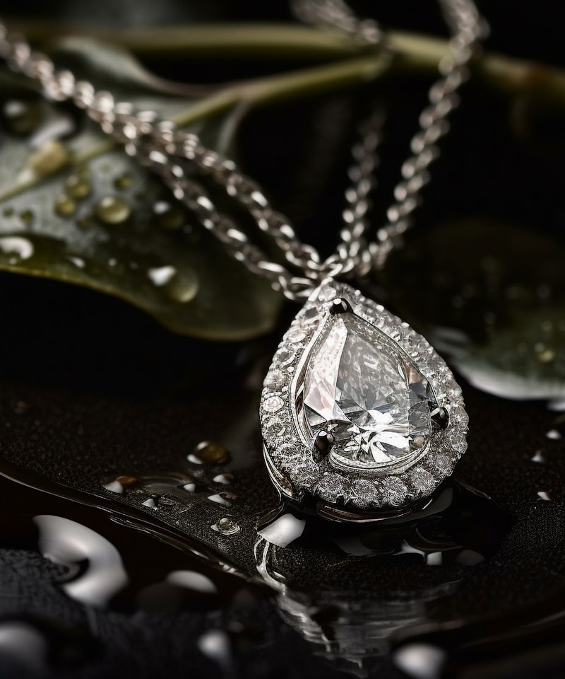 Zertifizierter Diamantschmuck bei Abraham & Söhne Krefeld